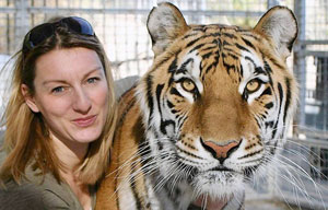 Tina Weld on set with Bengal Tiger, Shickha